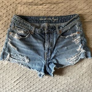 Vintage American Eagle Jean Shorts ripped in size 6